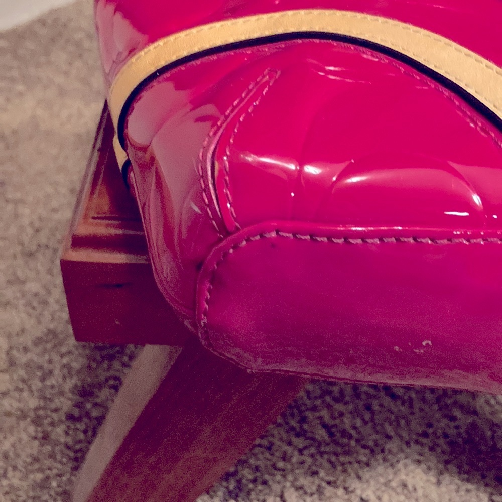 COACH. RASPBERRY LIGHT BROWN TRIM!  Gorgeous patent leather!  EUC. WITH DUST BAG - Picture 14 of 16